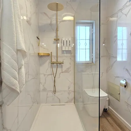 度假居 Falesia Townhouse - Walk To - Pool - Garage 阿尔布费拉